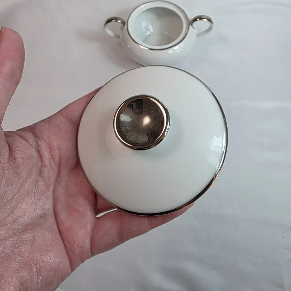 Amcrest Meito Wedding Ring Sugar Bowl & Lid White with Platinum Trim